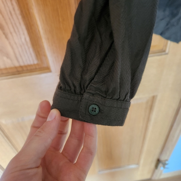 Lucky Brand Button-Up Top - Picture 3 of 10